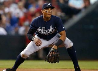 Joya a la defensiva de Johan Camargo en tercera base