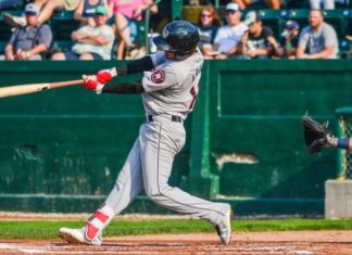 Araúz batea home run y Jurado debuta en Spring Training