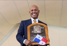 MARIANO RIVERA APOYA A SU GENTE DE PUERTO CAIMITO