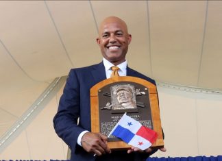 MARIANO RIVERA APOYA A SU GENTE DE PUERTO CAIMITO