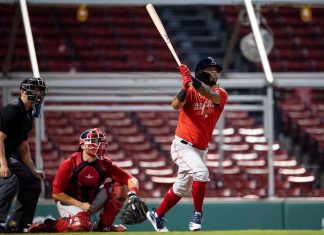 Representante de Jonathan Araúz confima que será incluido en el roster de MLB