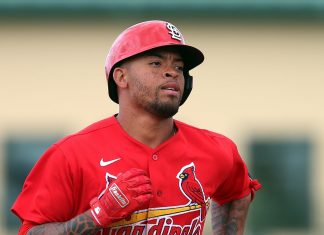 Edmundo Sosa vence el coronavirus y recibe autorización para volver a jugar