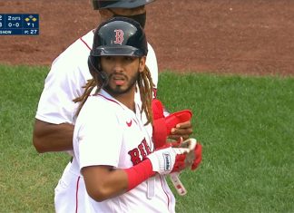 Jonathan Araúz conecta dos imparables frente a Tampa Bay