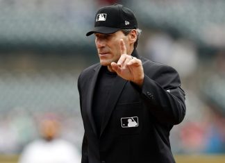 5 HERRAMIENTAS DE UN ÁRBITRO DE BÉISBOL