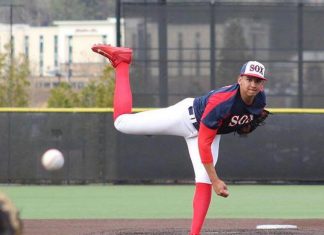 Daniel Espino haciendo pesas en preparación para el 2021