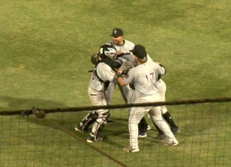 Prospecto santeño Carlos Luna saca el último out en juego sin hits