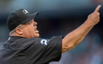 Peloteros Panameños y sus Encuentros con los Árbitros en MLB