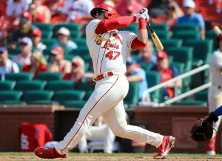 Iván Herrera hace historia al conecta el primer cuadrangular de su carrera